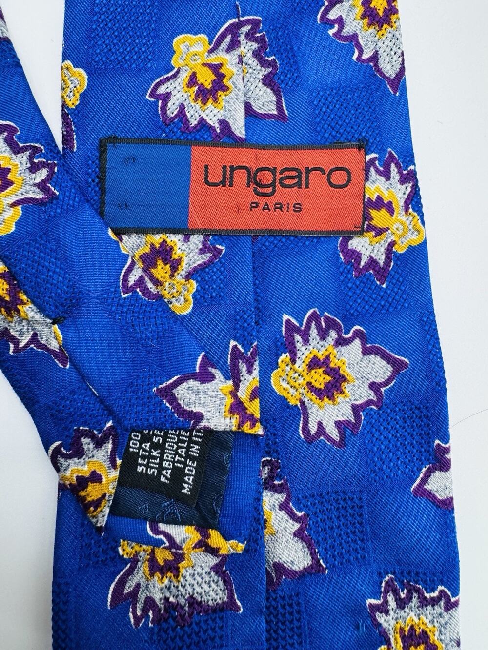 Emanuel Ungaro Paris Blue Floral 100% Silk Mens Neck Tie 3.75 x 58 Designer
